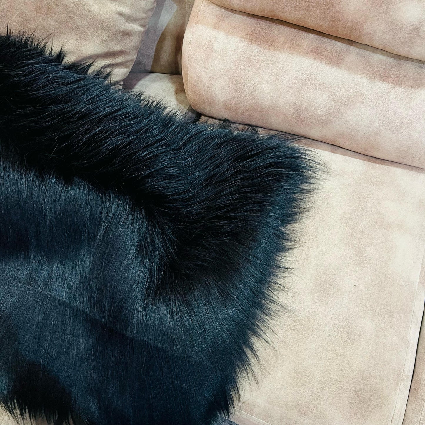 Black Faux Fur Sofa Mat , Door mat, Luxury Fluffy Mat – 60×90 cm ( 2 Feet x 3 Feet )