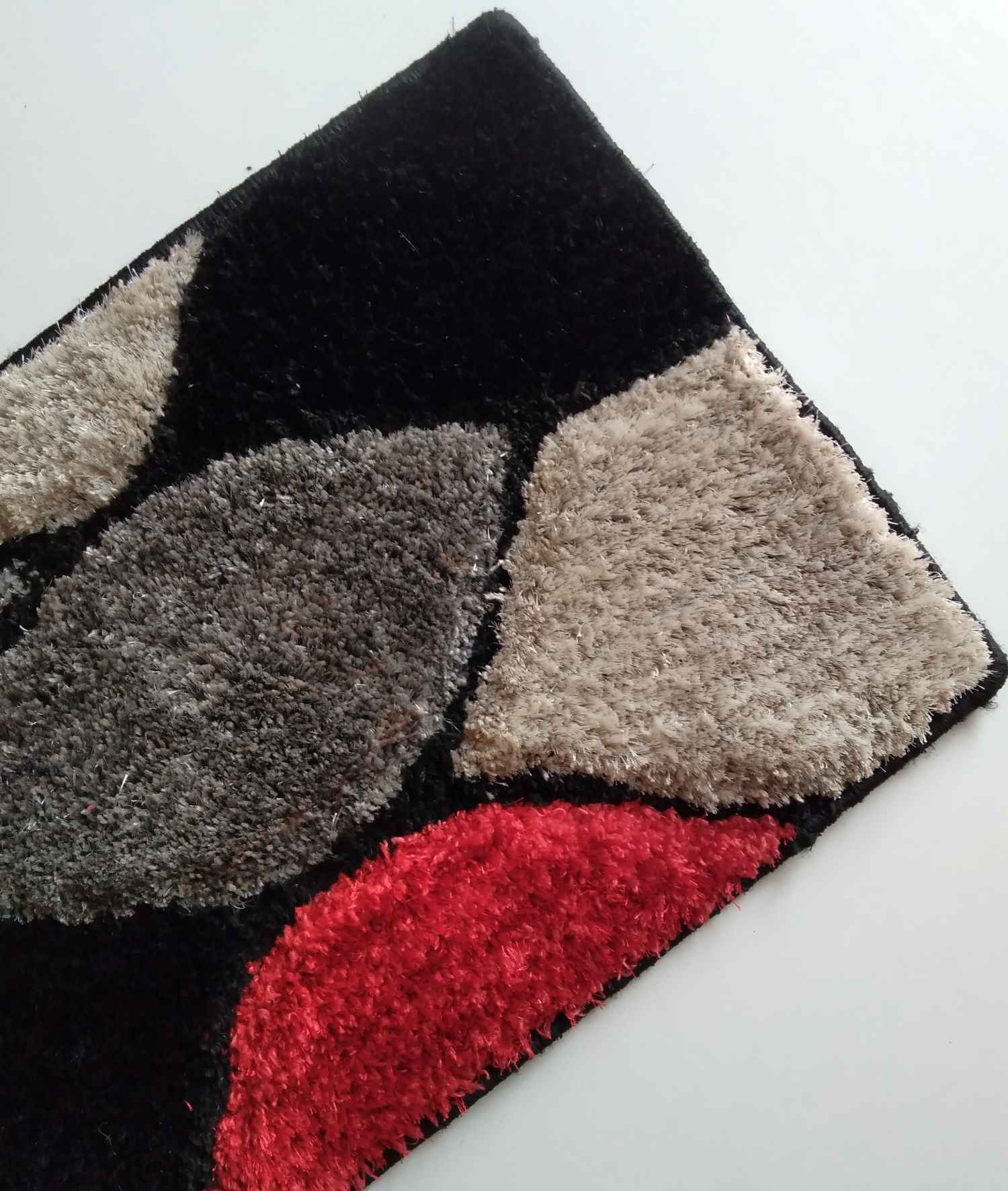 shaggy-red-black1.jpg