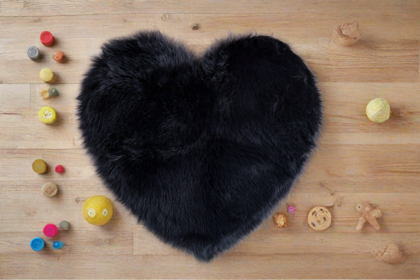 Black Heart Faux Fur Rug, Luxury Fluffy Mat -(80×80) cm