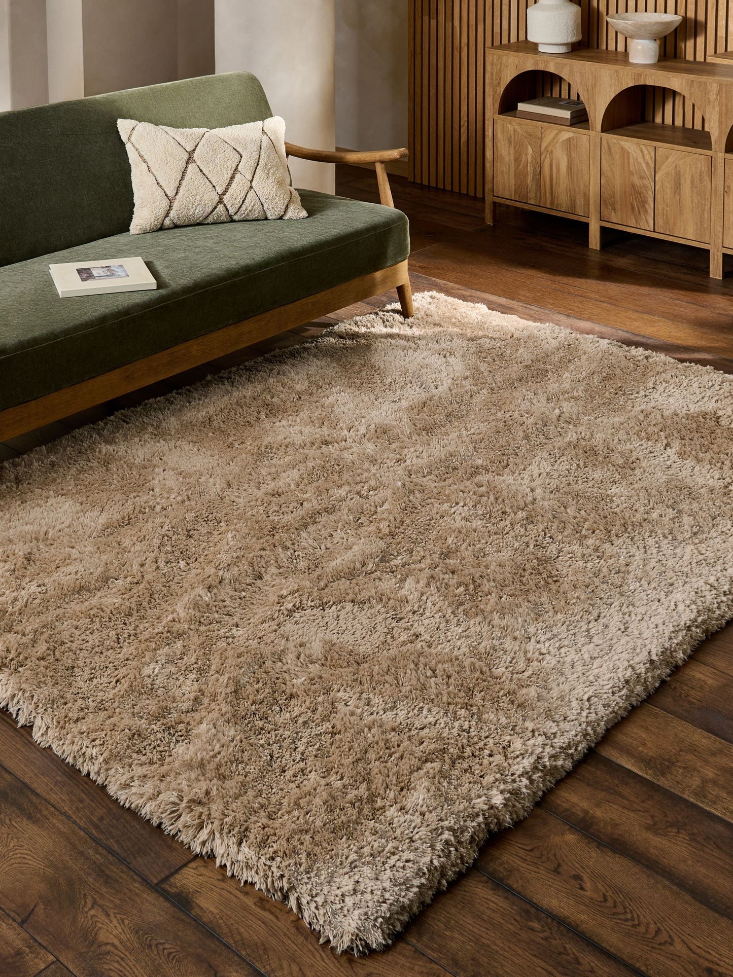 Ultra Soft Beige Shaggy Area Rug – Premium Microfiber Plush Carpet Floor Mat for Living Room & Bedroom